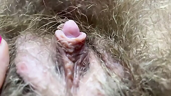 Orgasmo Sensuale Indiano Che Porta A Uno Squirt Massiccio